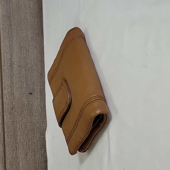 Women's Fossil Brown Leather Wallet - Picture 4 of 9